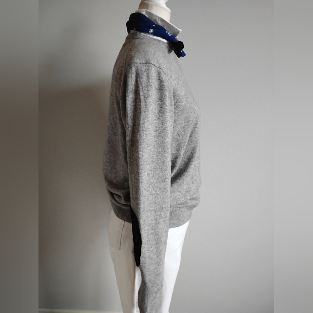 Uniqlo Cashmere Crewneck Sweater Classic Gray Preppy Cozy Unisex Size Medium - Picture 5 of 12